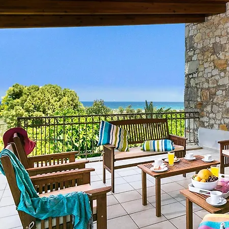 Vila Avra By *